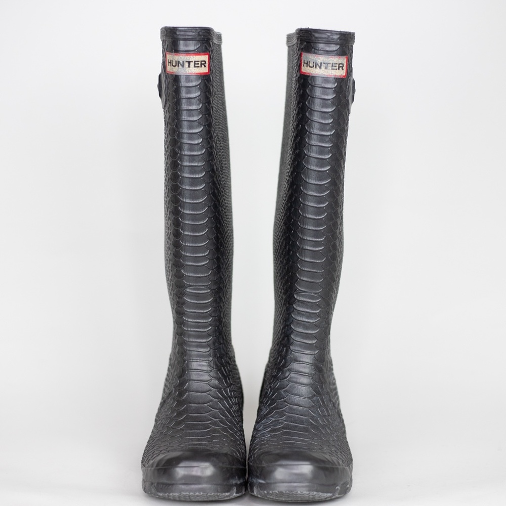 Hunter Gray Snakeskin Tall Rain Boots Size 5 – Flaws